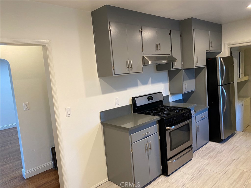 433 W Manchester A Property Photo 56