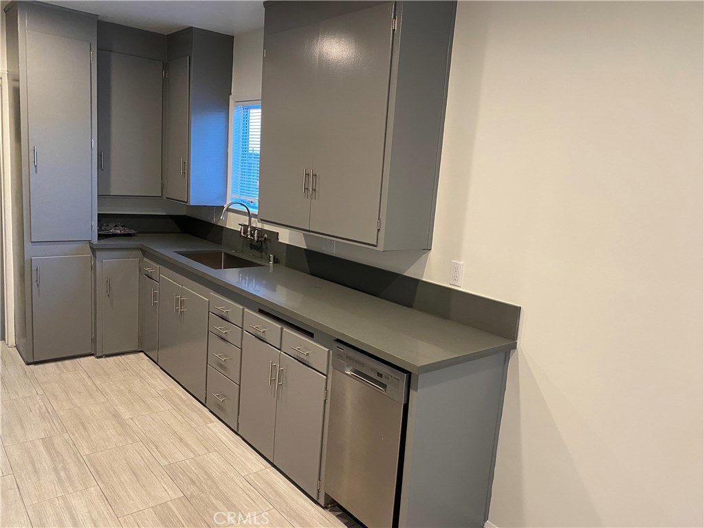 433 W Manchester A Property Photo 58
