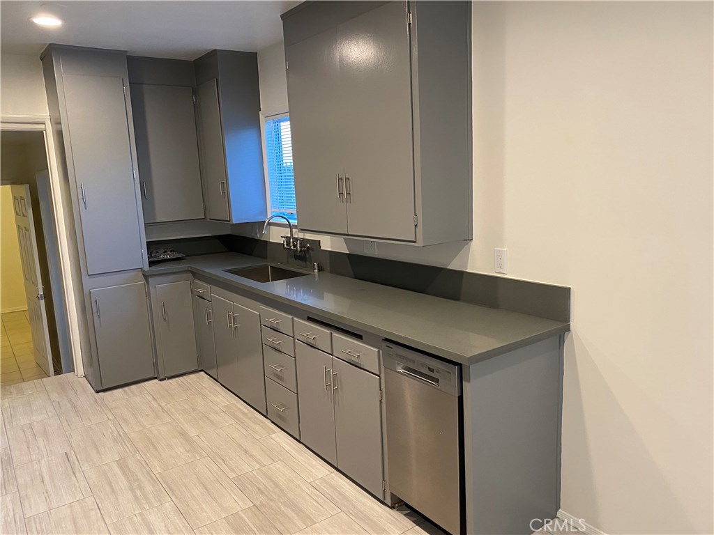 433 W Manchester A Property Photo 59