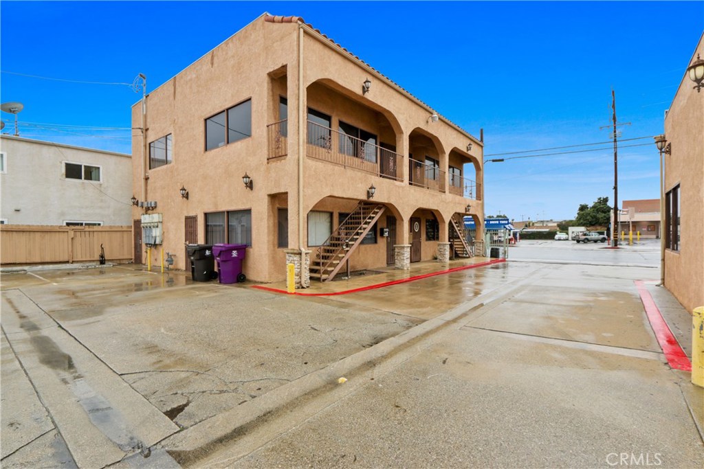 3668 Santa Fe Avenue Property Photo 2