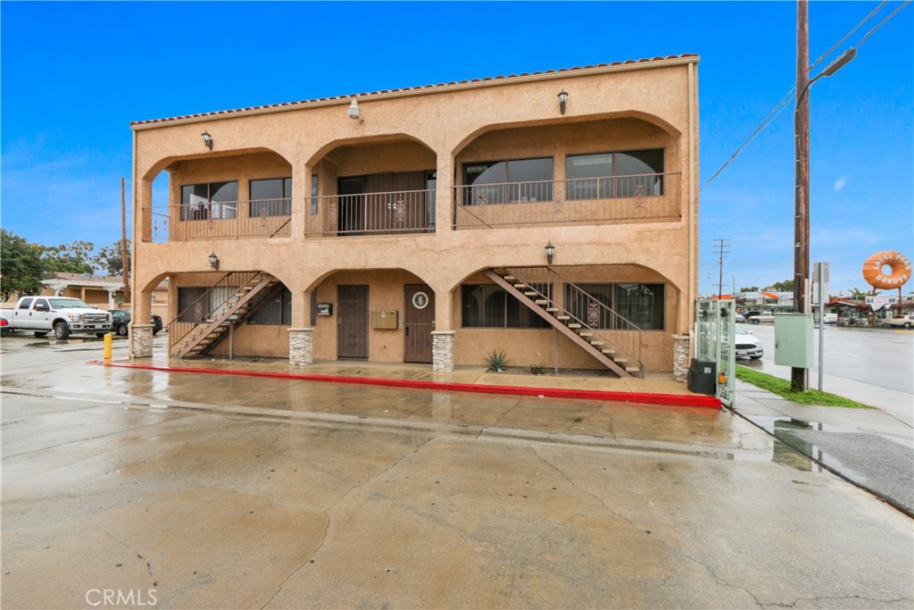 3668 Santa Fe Avenue Property Photo 4