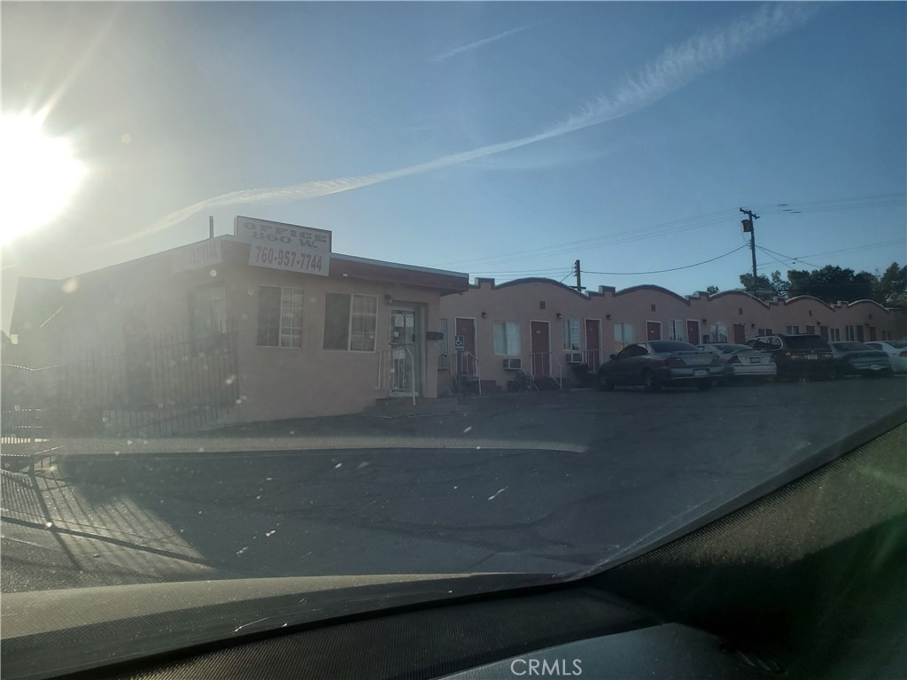 860 W Main Property Photo 1
