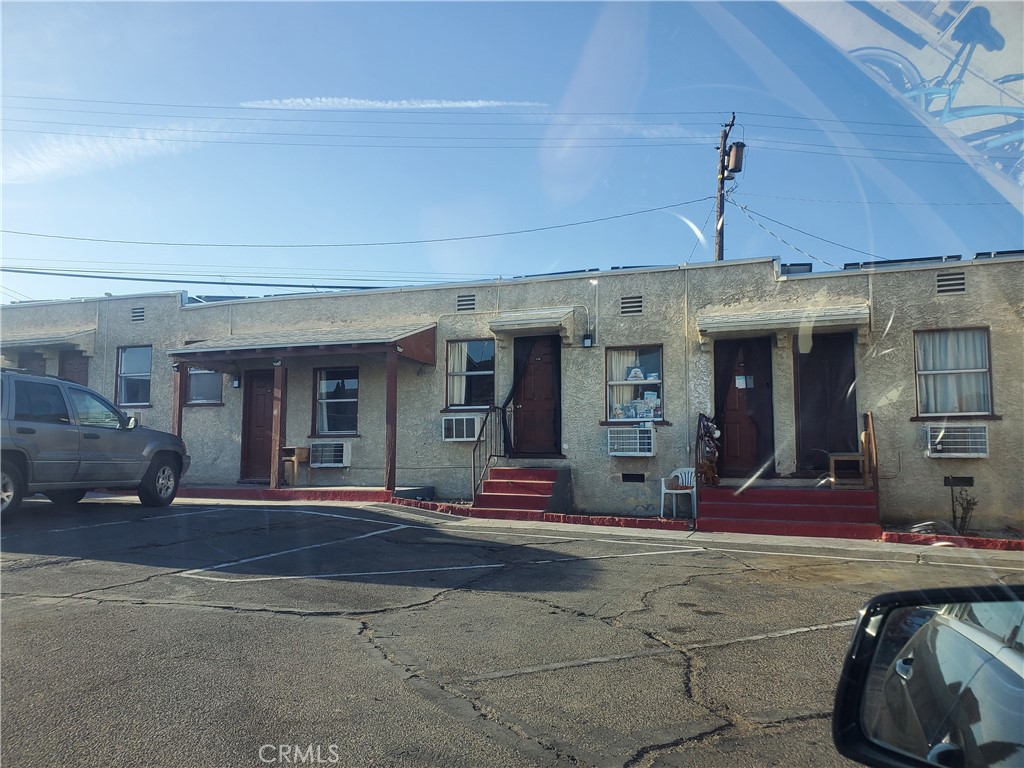 860 W Main Property Photo 2