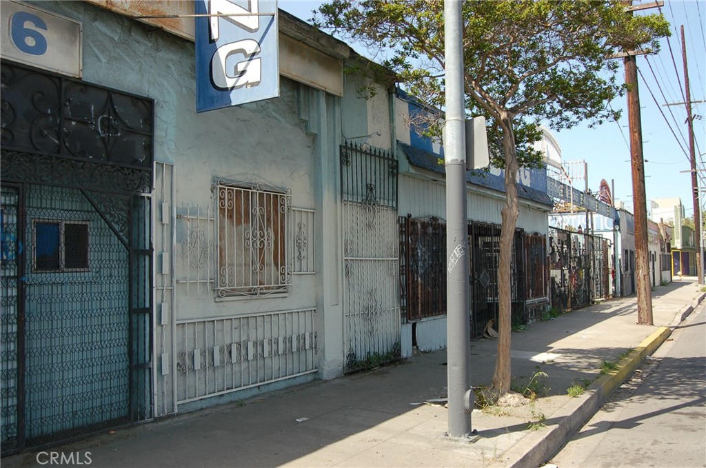 1442 W Slauson Avenue Property Photo 4