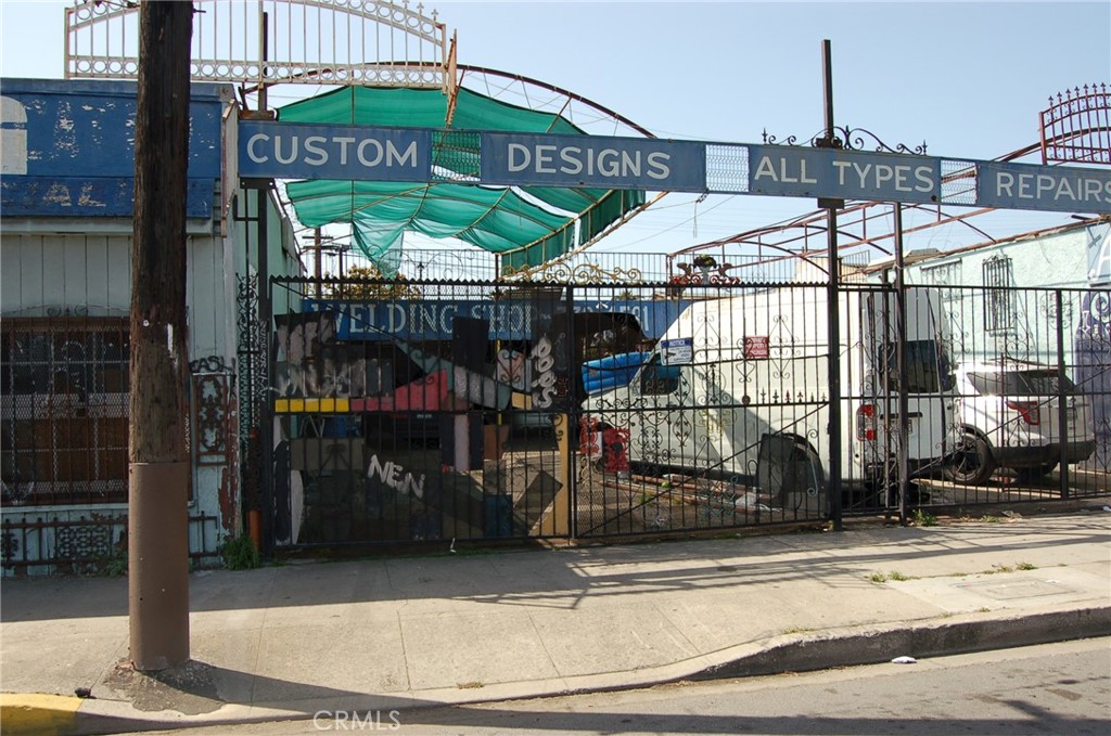1442 W Slauson Avenue Property Photo 6