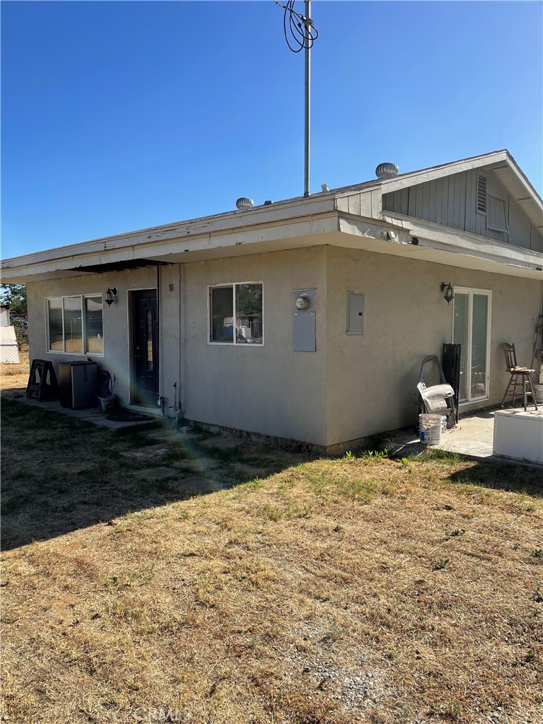 912 Avenue B Property Photo 1