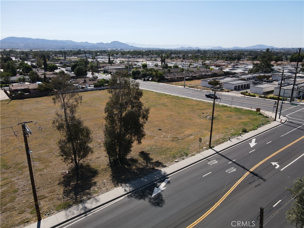 6909 Victoria Avenue A Property Photo 5