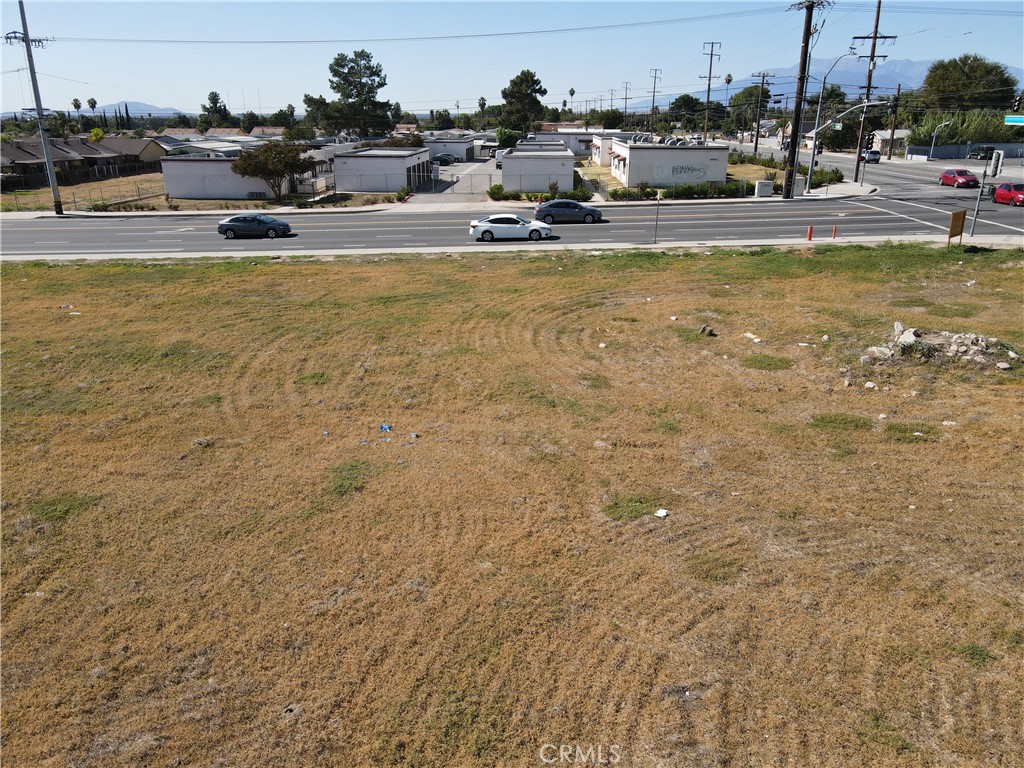6909 Victoria Avenue A Property Photo 11