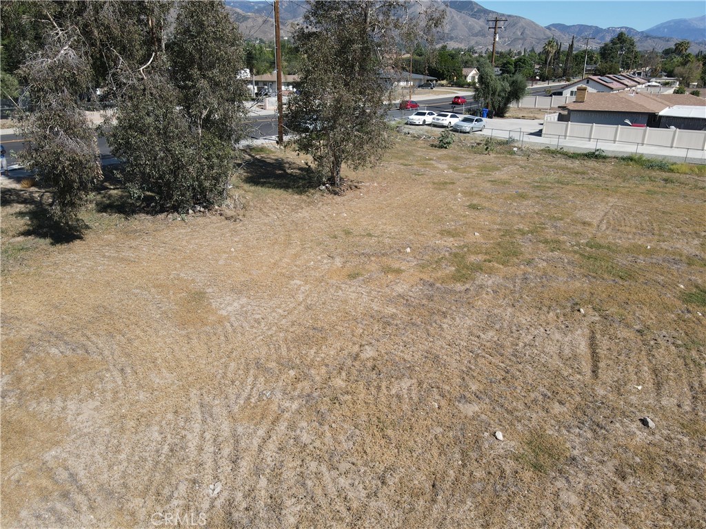6909 Victoria Avenue A Property Photo 14
