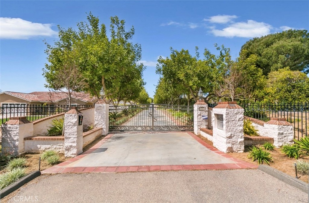 15980 Summit Crest Drive Property Photo 1