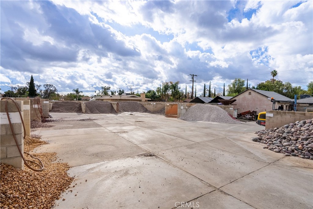 24619 Sunnymead Boulevard Property Photo 11