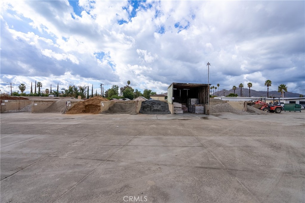 24619 Sunnymead Boulevard Property Photo 13
