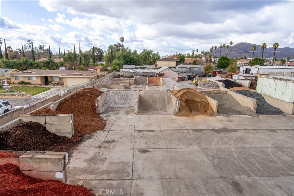 24619 Sunnymead Boulevard Property Photo 25