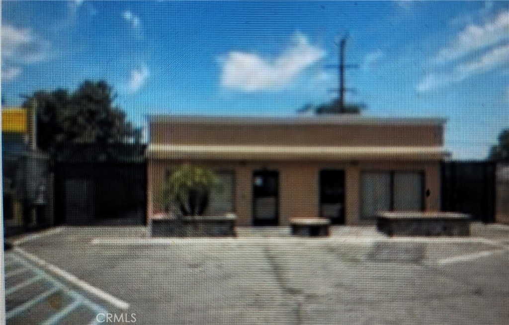 13575 Magnolia Avenue Property Photo