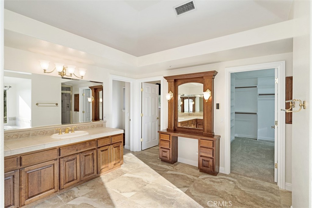 6863 Canyon Hill Drive Property Photo 10