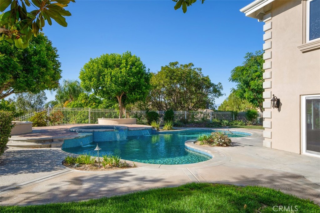 6863 Canyon Hill Drive Property Photo 34