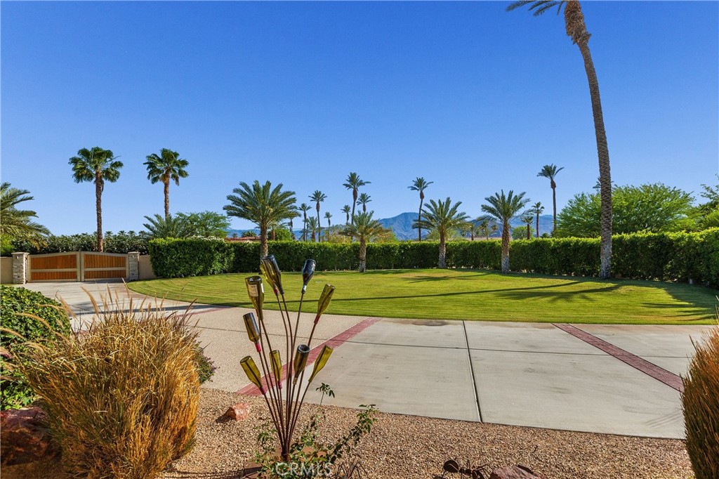 49048 Croquet Court Property Photo 9