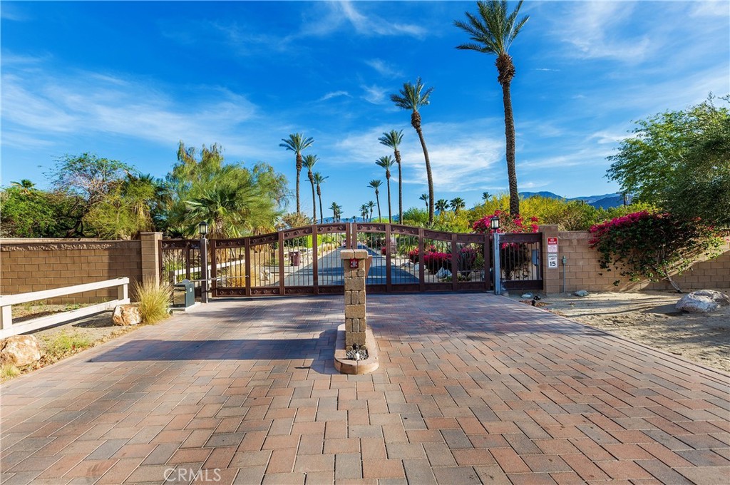 49048 Croquet Court Property Photo 10