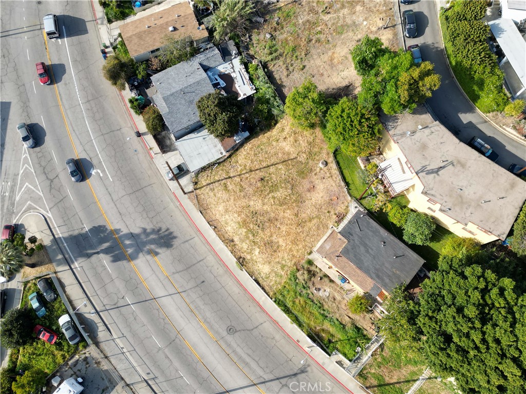 1822 N Eastern Avenue Property Photo 2