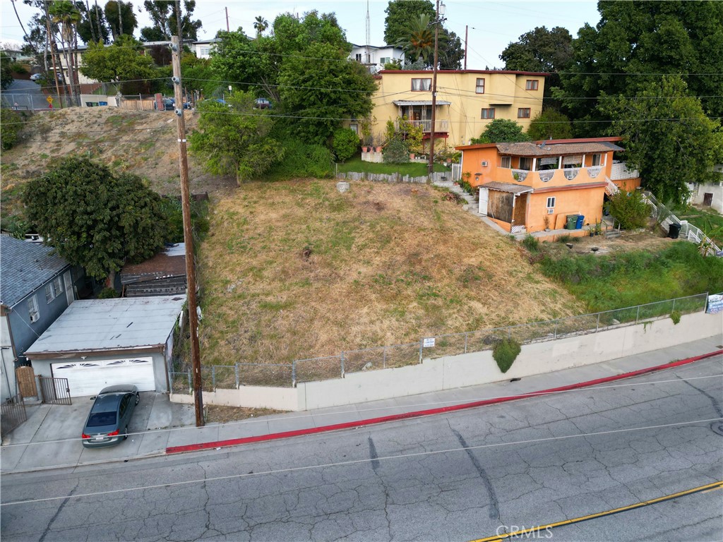 1822 N Eastern Avenue Property Photo 6