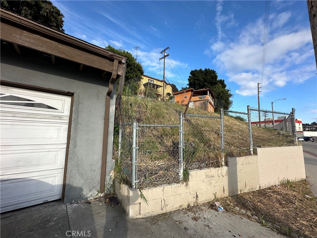 1822 N Eastern Avenue Property Photo 11