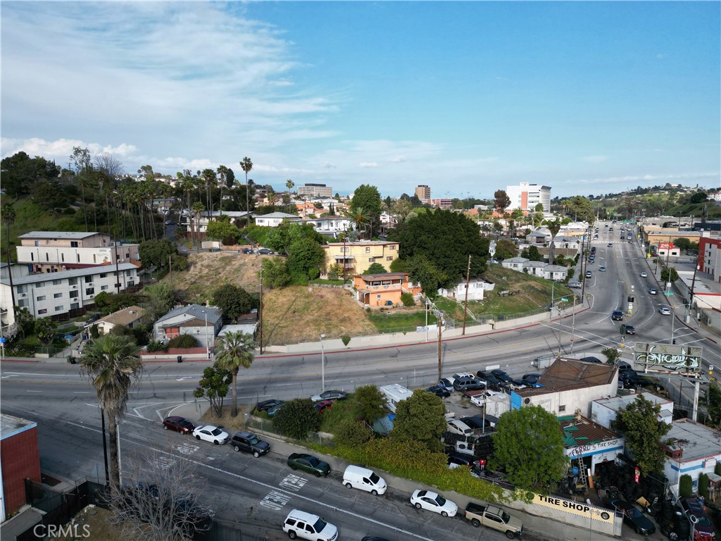 1822 N Eastern Avenue Property Photo 13
