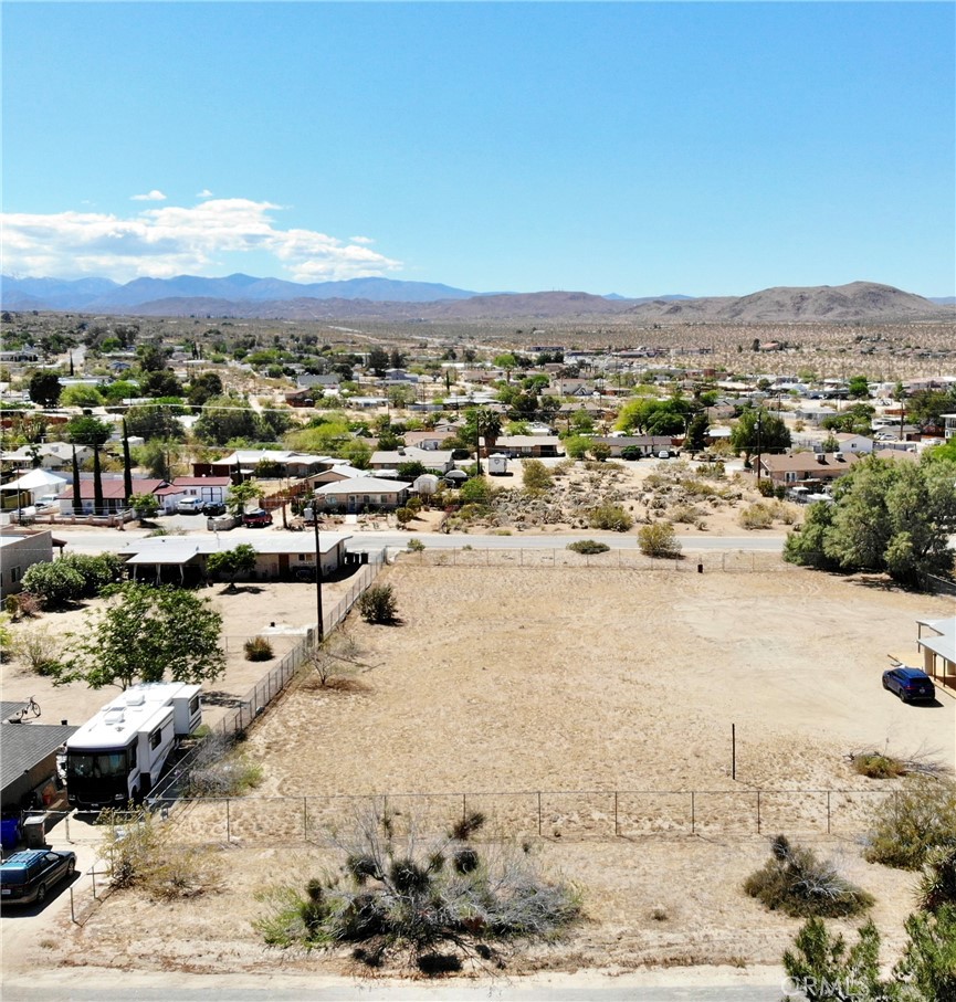 61956 Mountain View Circle Property Photo 3