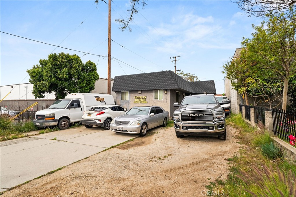 1609 S California Avenue Property Photo 1
