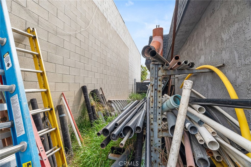 1609 S California Avenue Property Photo 20