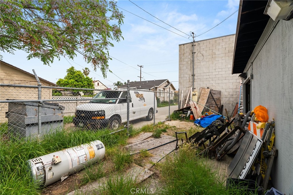 1609 S California Avenue Property Photo 24