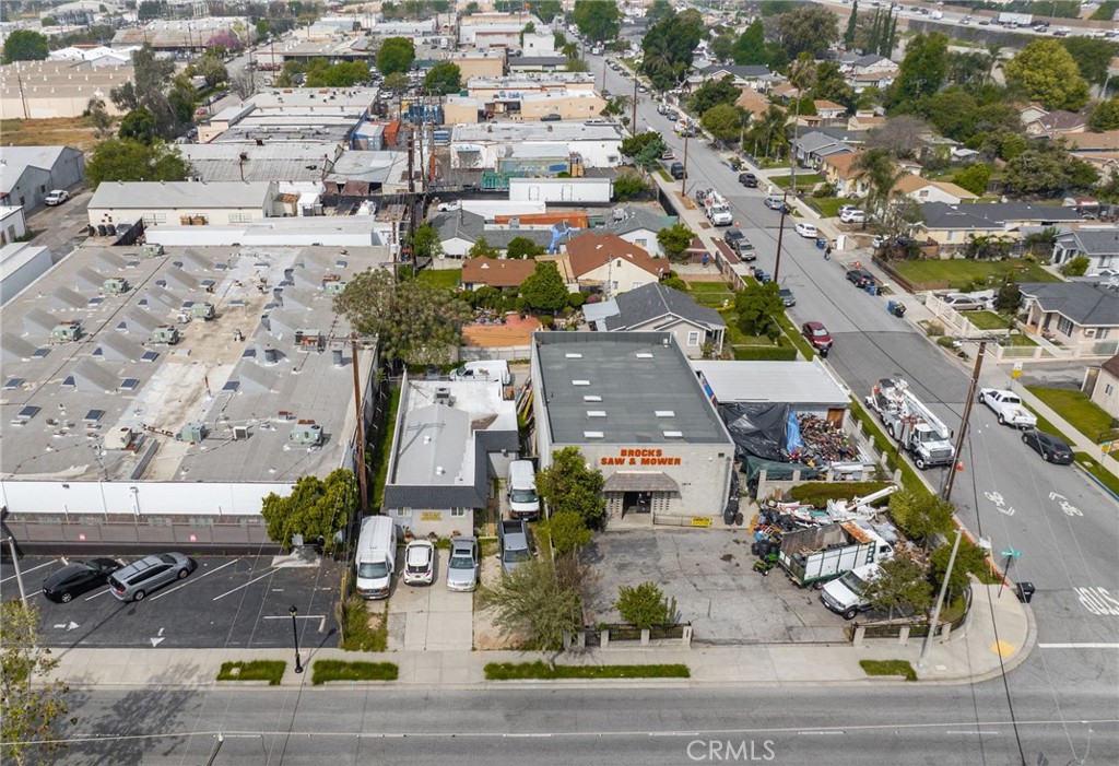 1609 S California Avenue Property Photo 32
