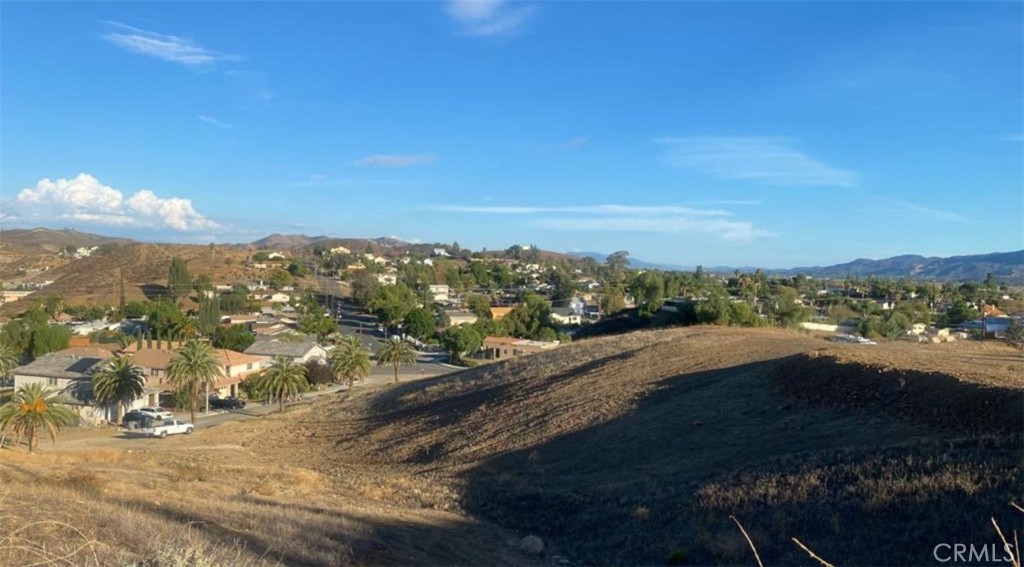 1 Morton Property Photo 3