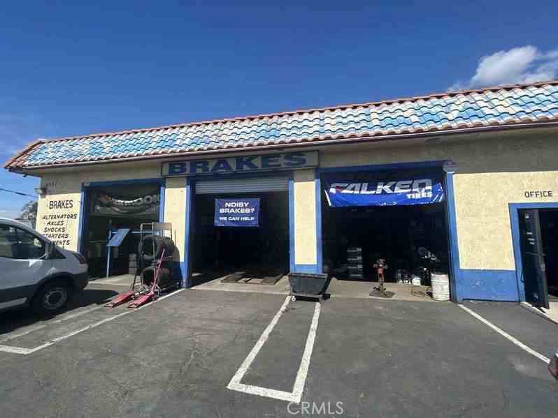 8071 Warner Avenue Property Photo 2