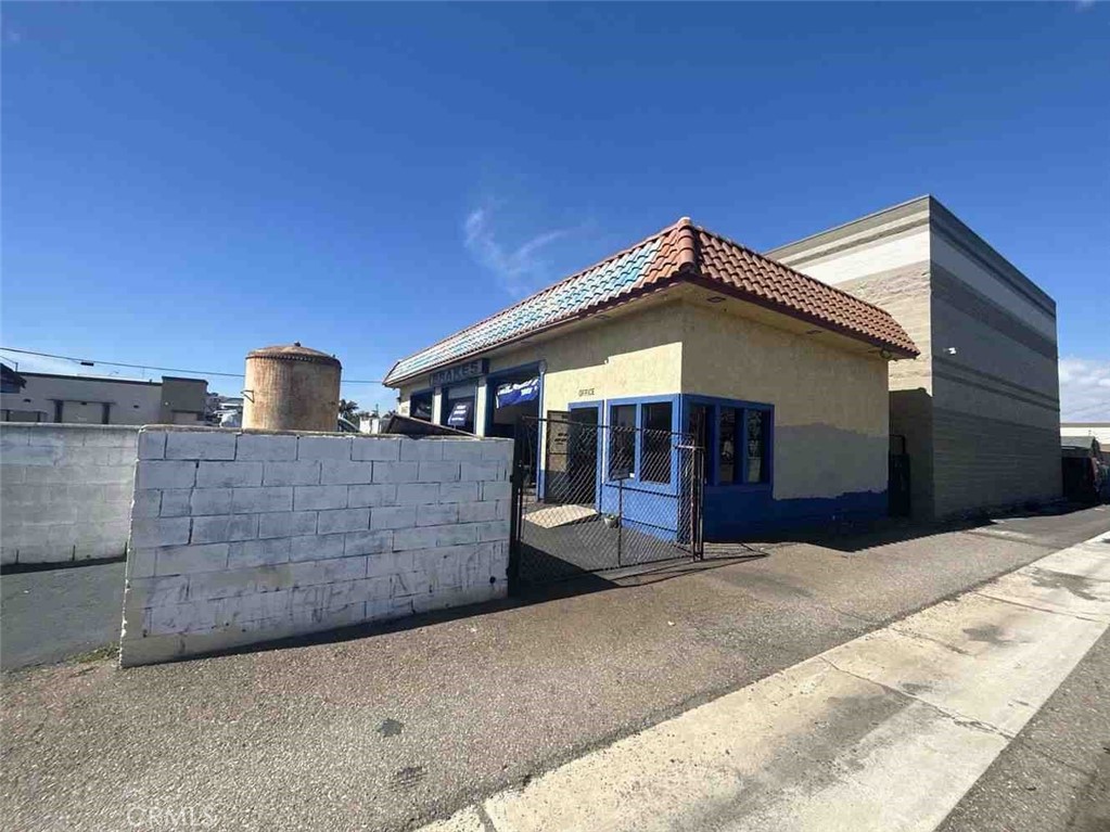 8071 Warner Avenue Property Photo 5