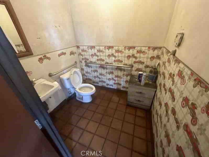 8071 Warner Avenue Property Photo 7