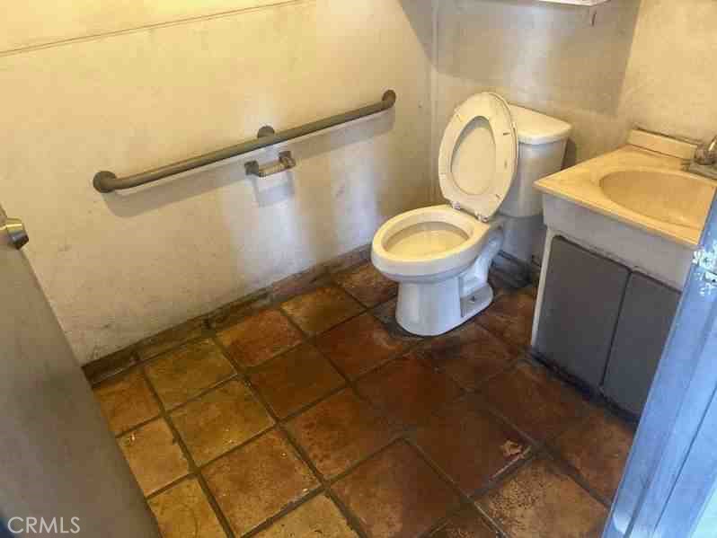 8071 Warner Avenue Property Photo 8