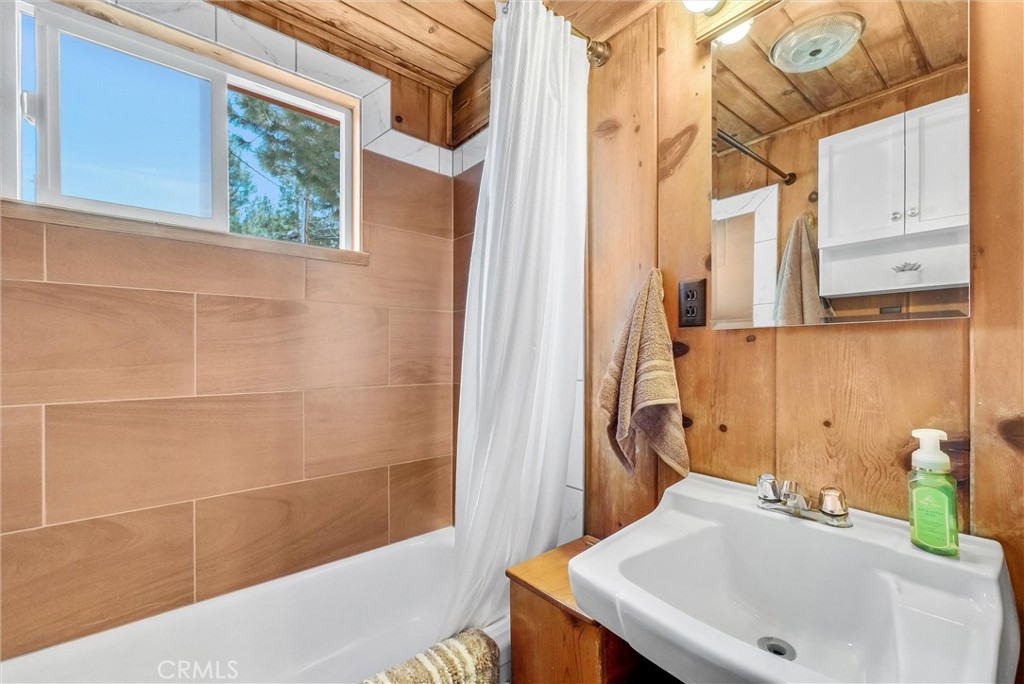 1830 W Ash Road Property Photo 18