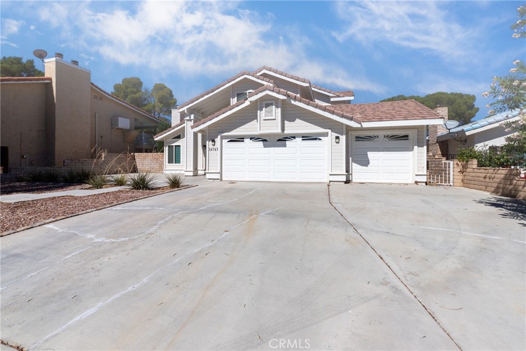 14743 Blue Grass Drive Property Photo 2