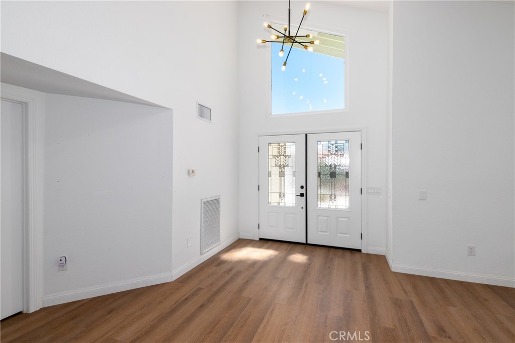 14743 Blue Grass Drive Property Photo 4