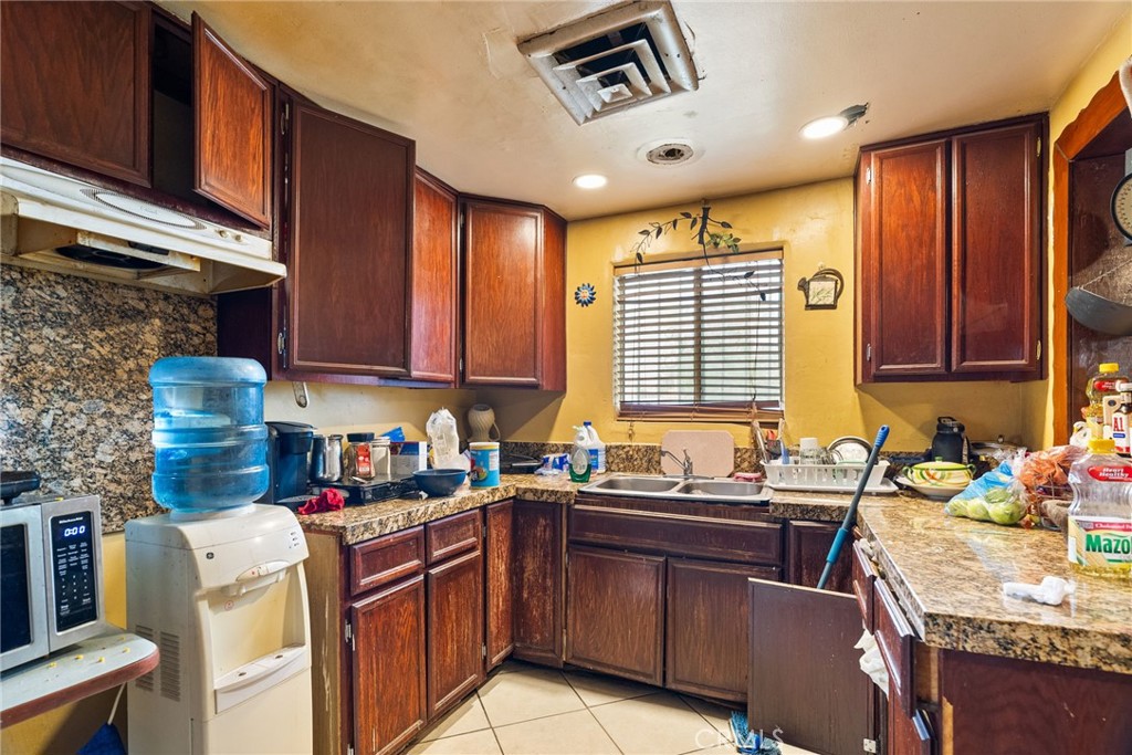 47770 Van Buren Street Property Photo 4