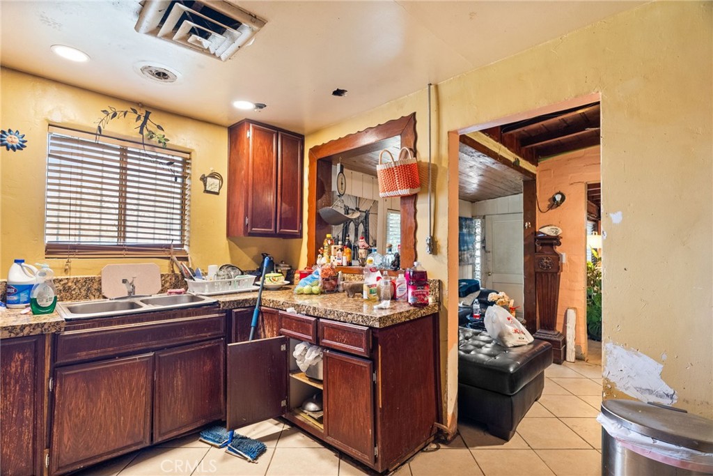 47770 Van Buren Street Property Photo 5