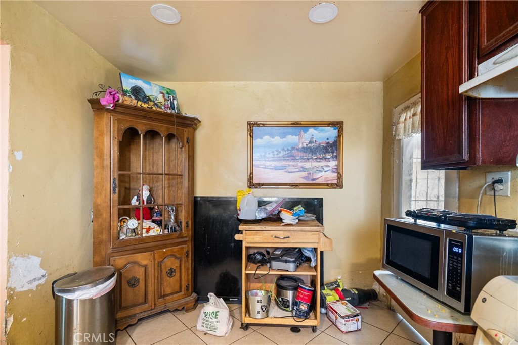 47770 Van Buren Street Property Photo 6