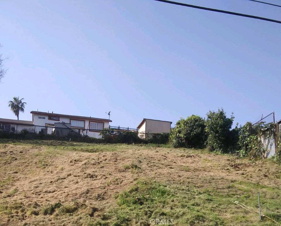 1077 Eastman Avenue Property Photo