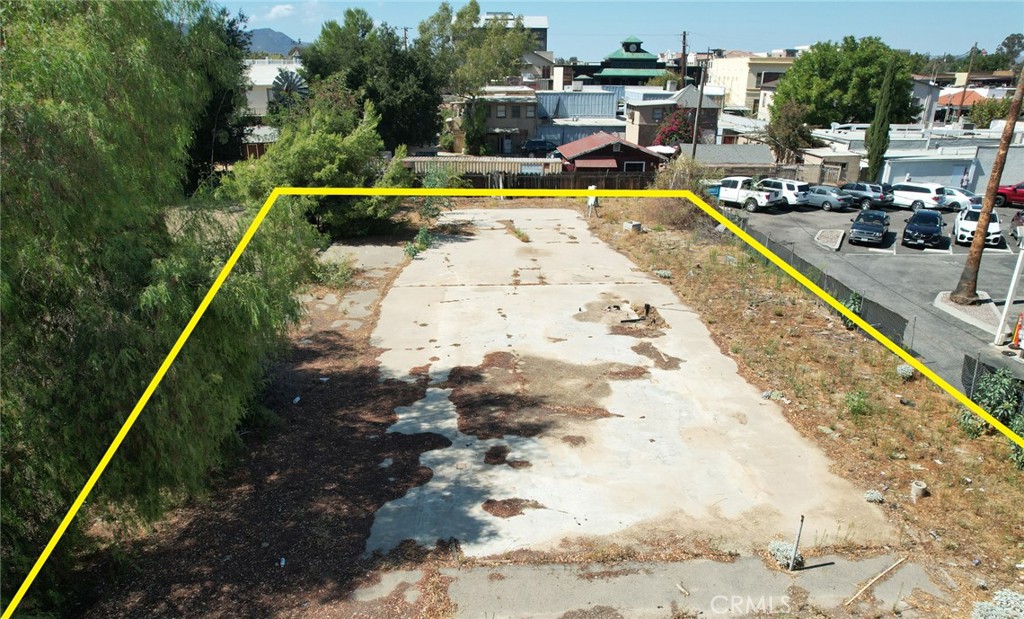 42045 3rd Street Property Photo 5