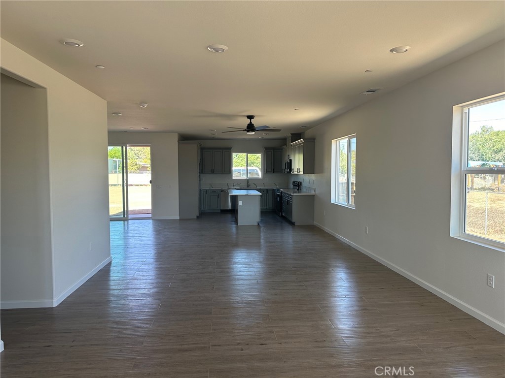 21402 Short Ridge Street Property Photo 5
