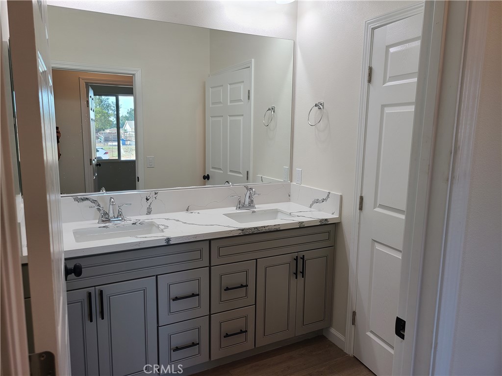 21402 Short Ridge Street Property Photo 31