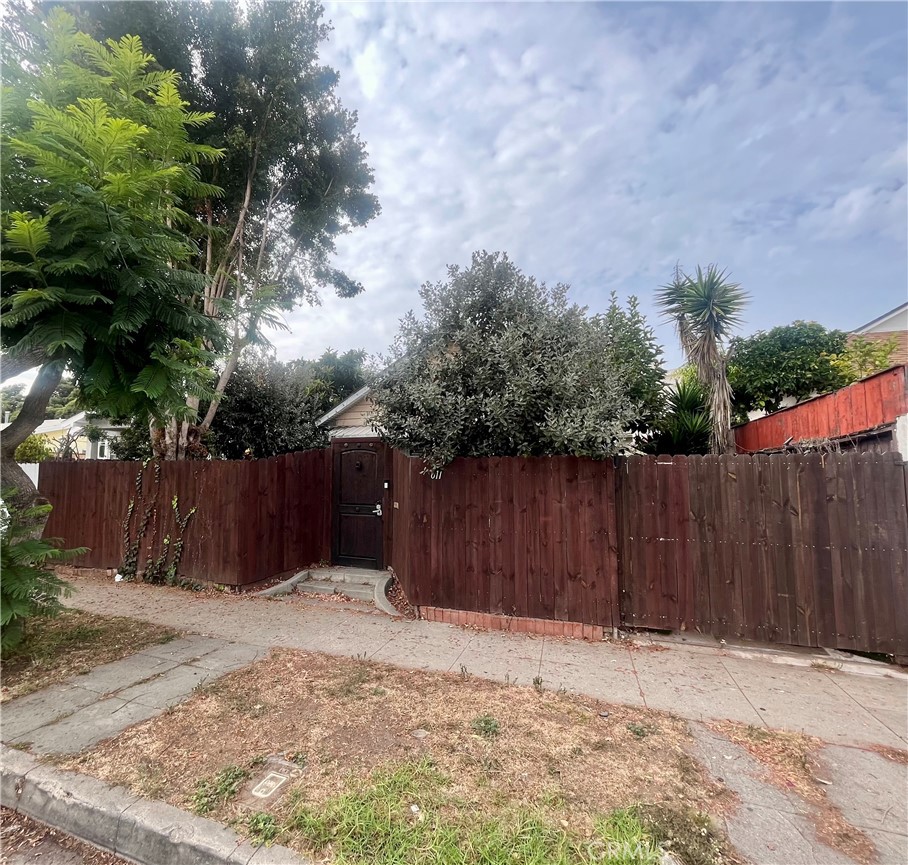 611 Sunset Avenue Property Photo 1