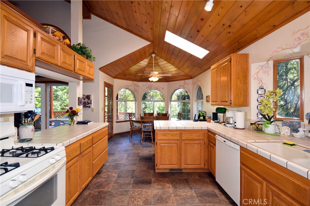 27547 W Shore Road Property Photo 6