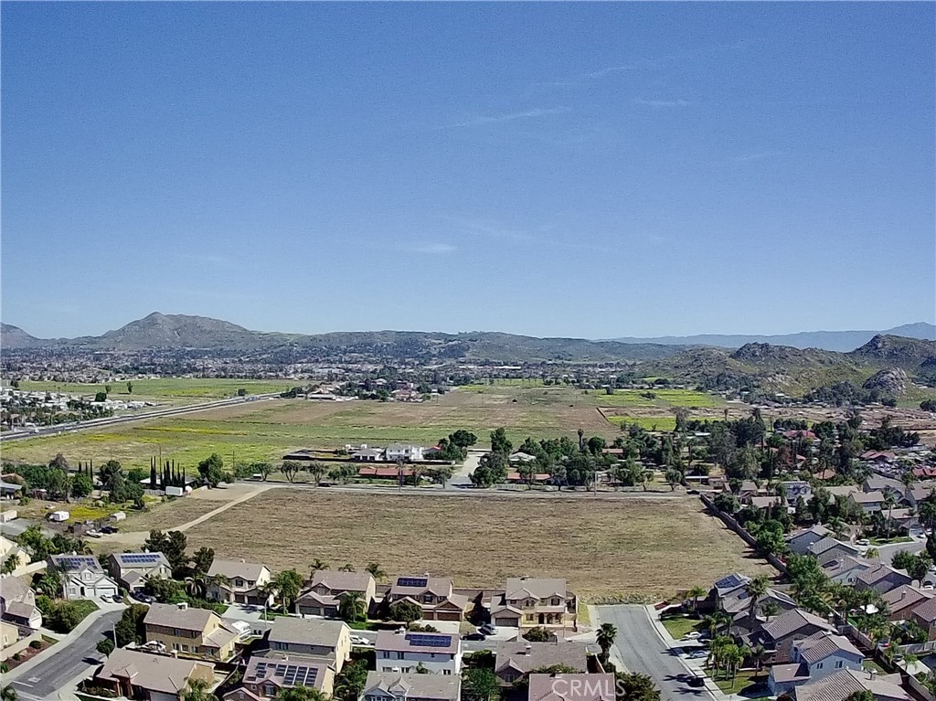 2173 Cactus Avenue Property Photo 6