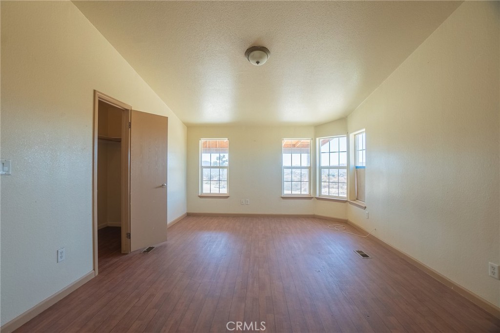 21050 Elton Lane Property Photo 11